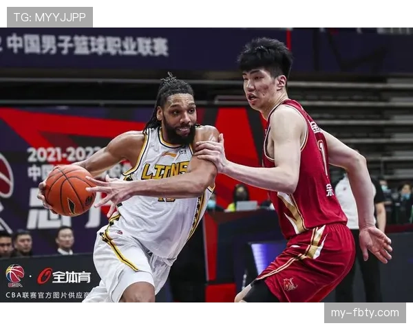 奥卡福篮下强攻提升篮板效率 超越队内内线平均水平